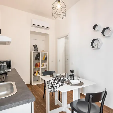 Apartment Lifestyle *